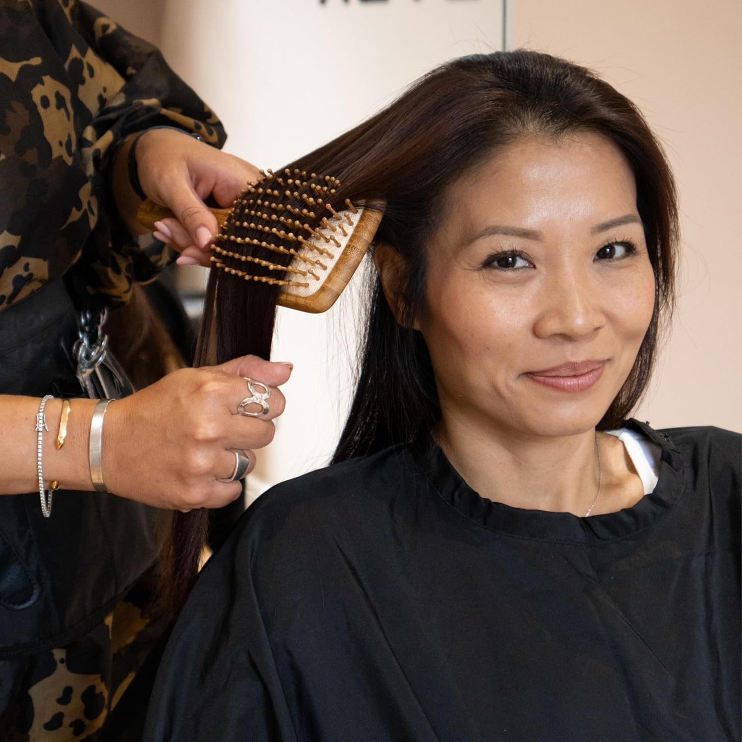 Brosse en bambou écologique : démêlage en douceur et massage du cuir chevelu pour les cheveux sensibles – Image 3