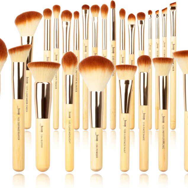 Pinceaux de maquillage professionnels en bambou : le set idéal pour les passionnées de beauté