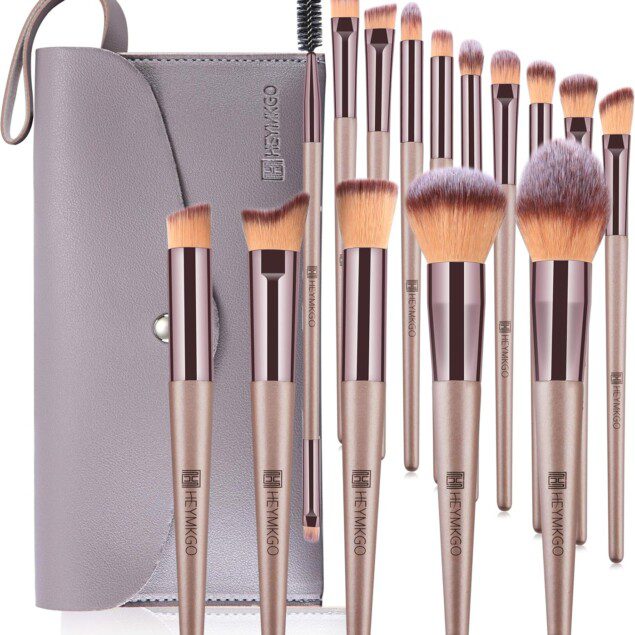 Pinceaux de maquillage professionnels : set de 15 pièces pour un teint parfait   Découvrez l'élégance du maquillage avec ce kit champagne gold, idéal pour les passionnées de beauté