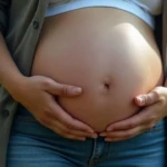 Douleur bas ventre en éternuant sans être enceinte : causes